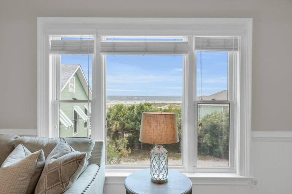 5 Bed 5 Bath Luxury Beach Front Home w/Ocean Views